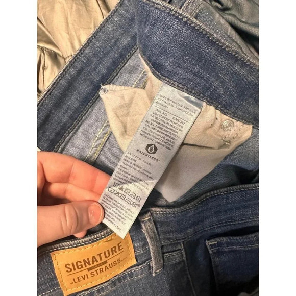 Levi Strauss Signature Gold Mid Rise Straight Jeans – Size 16 W33 L32 #0719 - Picture 5 of 6